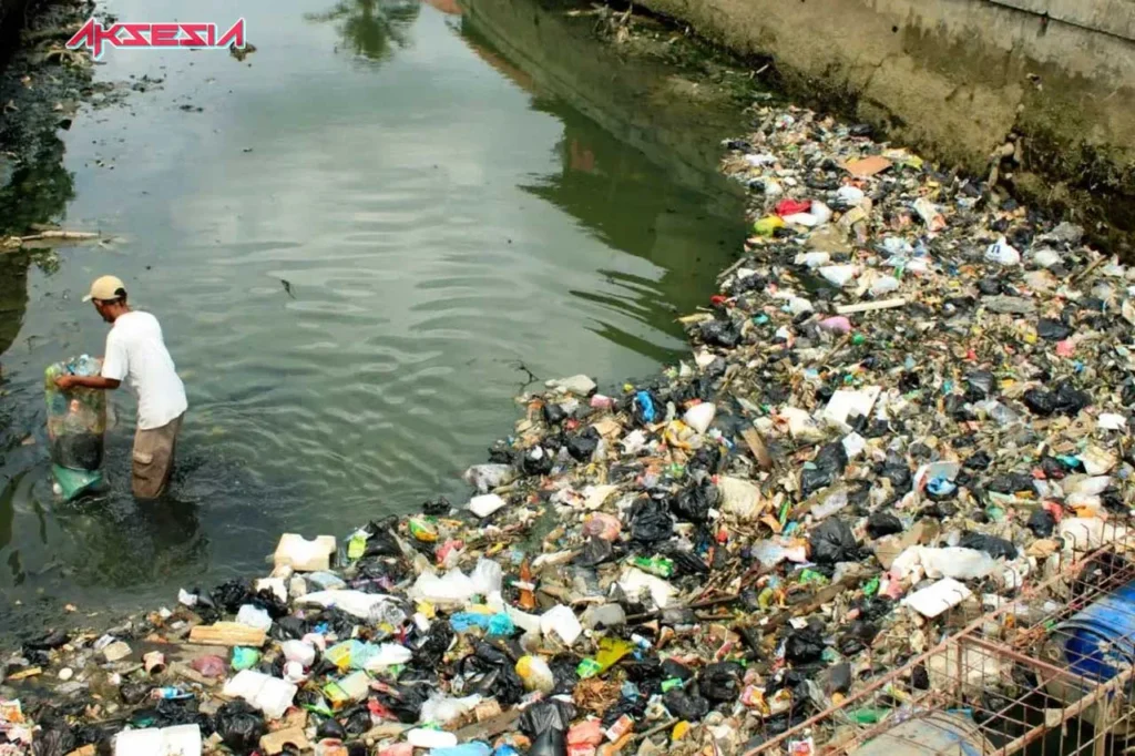 Contoh Teks Eksplanasi Fenomena Sosial Buang Sampah Sembarangan