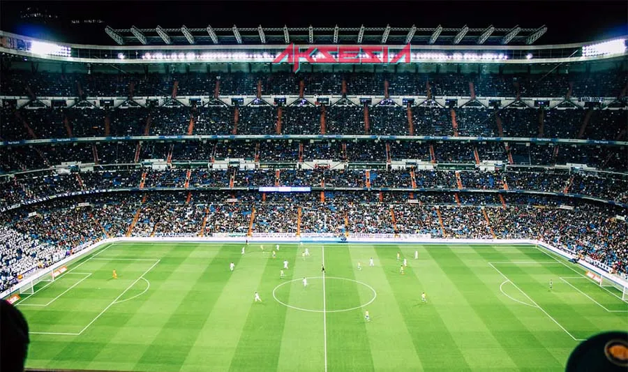 Contoh gambar foto stadion lapangan sepak bola